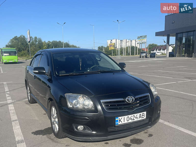Седан Toyota Avensis 2008 в Ирпене