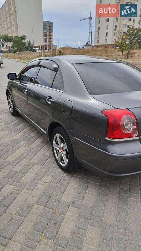 Седан Toyota Avensis 2007 в Южном