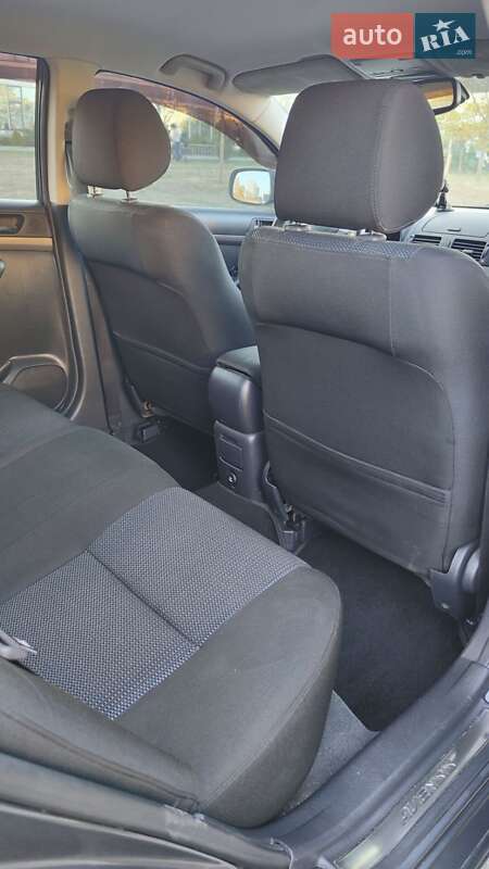 Седан Toyota Avensis 2007 в Южном