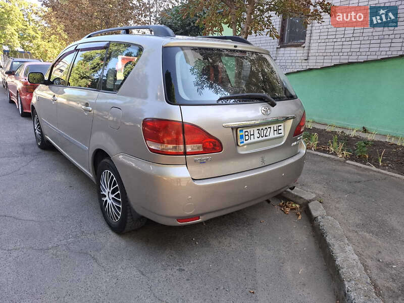 Універсал Toyota Avensis 2003 в Одесі