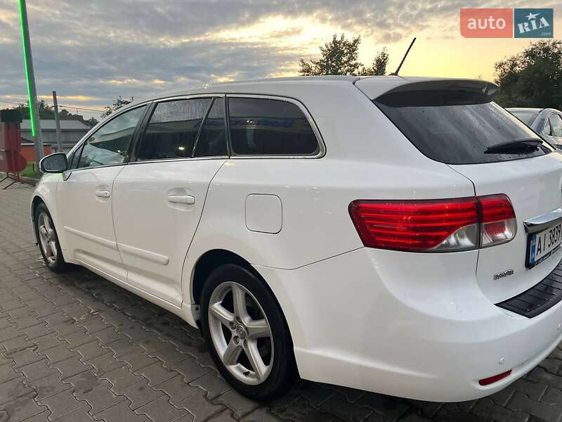 Универсал Toyota Avensis 2015 в Киеве