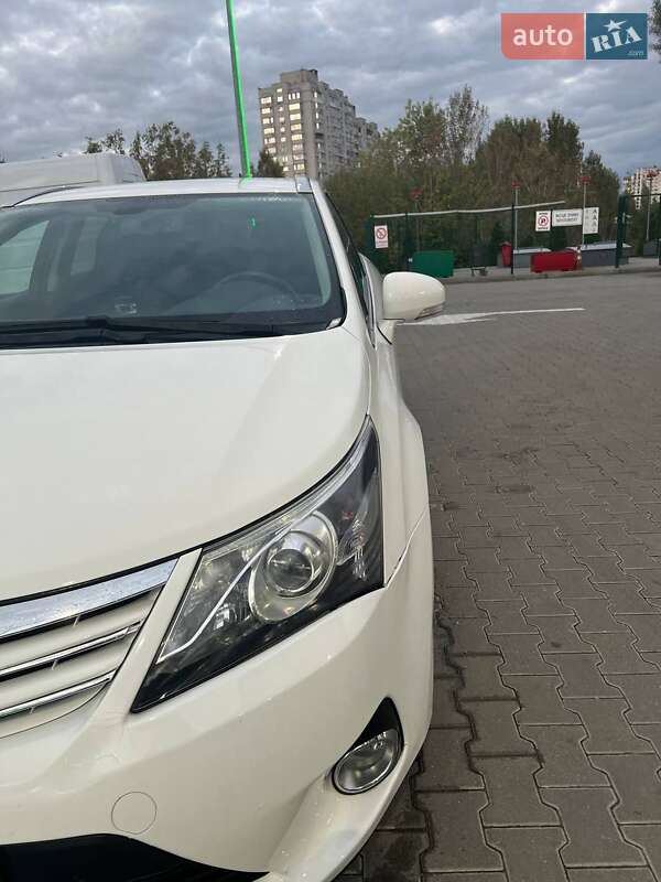 Универсал Toyota Avensis 2015 в Киеве