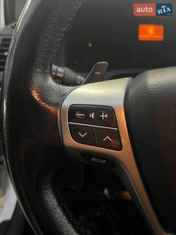 Универсал Toyota Avensis 2015 в Киеве