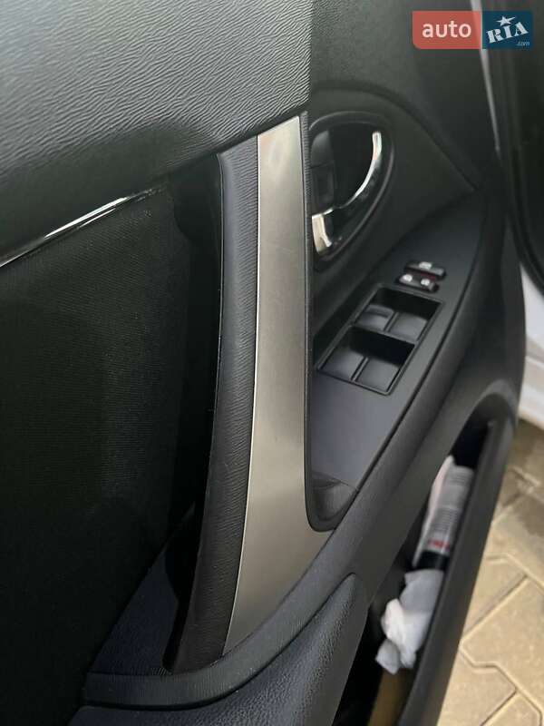 Универсал Toyota Avensis 2015 в Киеве