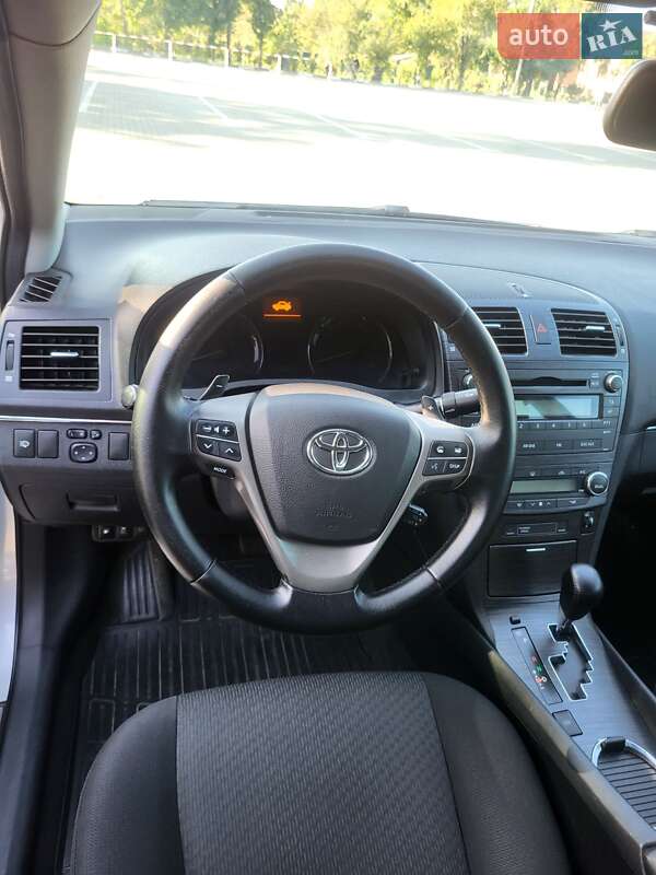 Седан Toyota Avensis 2008 в Коломые