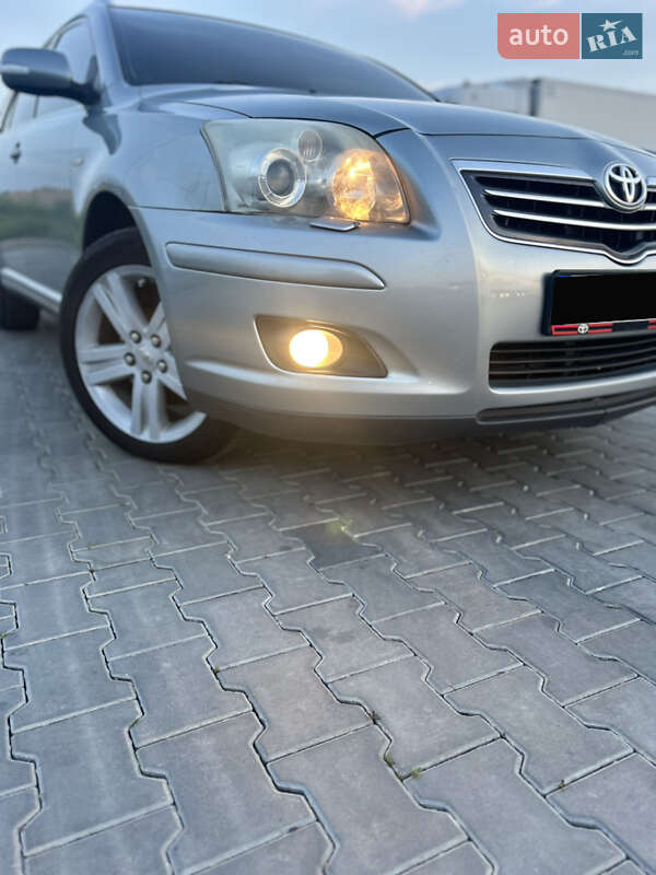 Универсал Toyota Avensis 2008 в Луцке