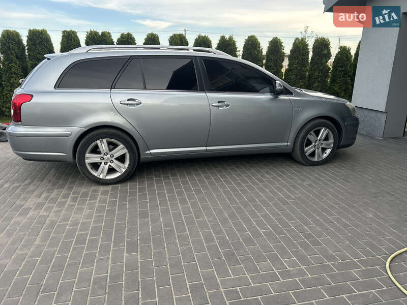 Универсал Toyota Avensis 2008 в Луцке