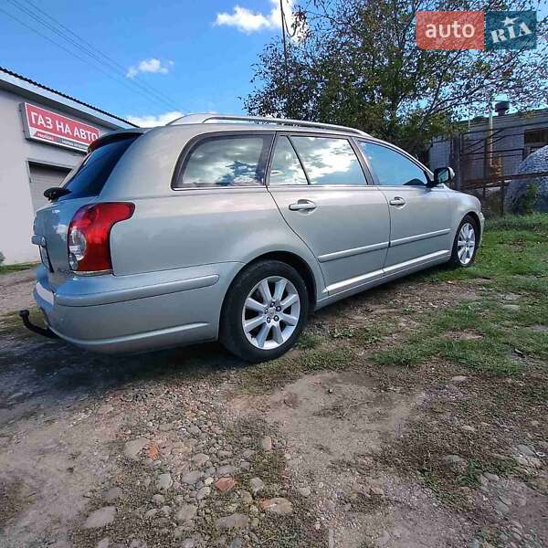Універсал Toyota Avensis 2006 в Івано-Франківську