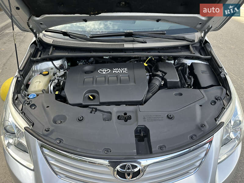 Седан Toyota Avensis 2009 в Киеве