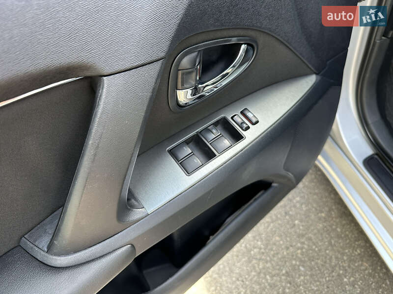 Седан Toyota Avensis 2009 в Киеве