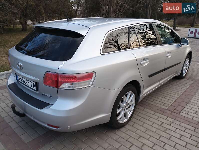 Универсал Toyota Avensis 2008 в Измаиле