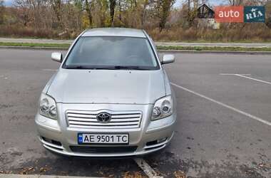 Седан Toyota Avensis 2005 в Киеве