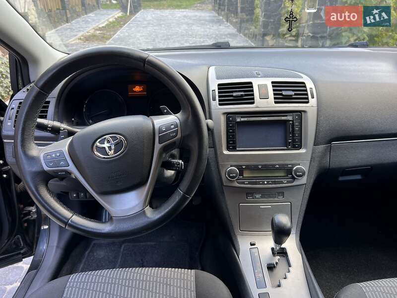Универсал Toyota Avensis 2011 в Луцке