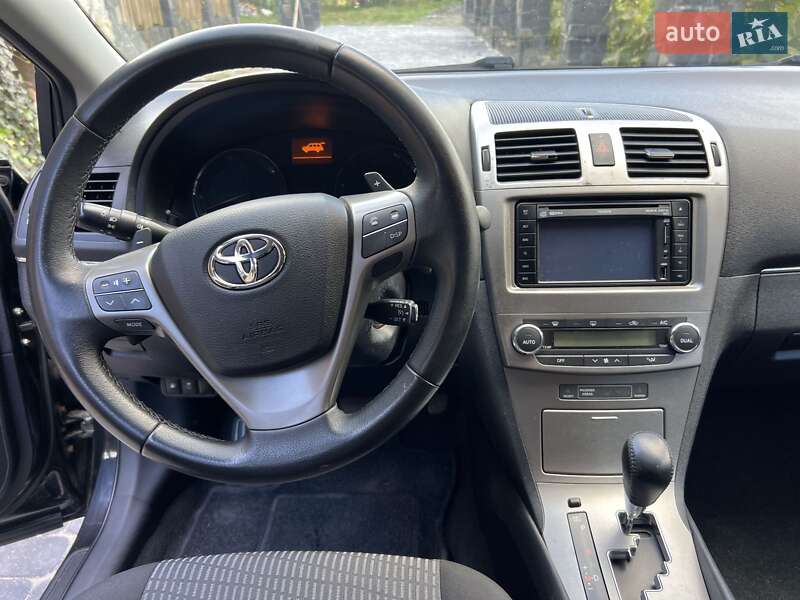 Универсал Toyota Avensis 2011 в Луцке