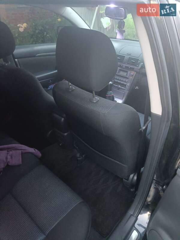 Універсал Toyota Avensis 2008 в Києві