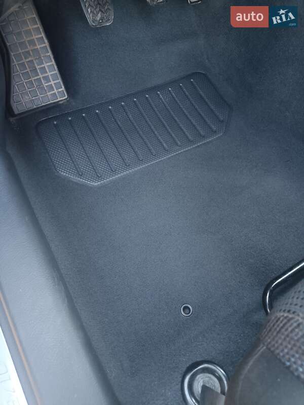 Універсал Toyota Avensis 2008 в Києві