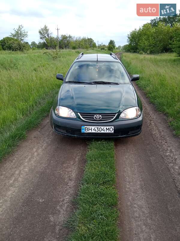 Универсал Toyota Avensis 2002 в Кодыме