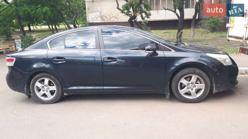 Toyota Avensis 2010