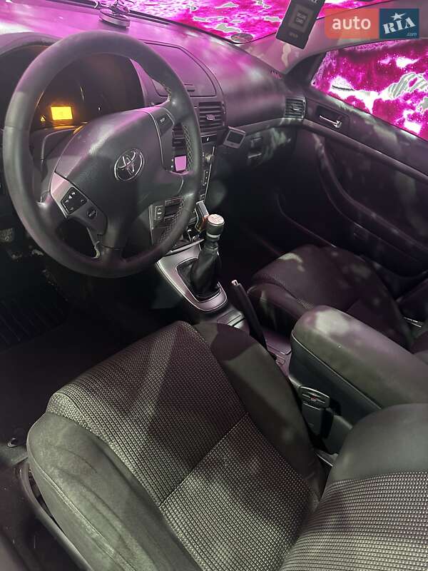 Универсал Toyota Avensis 2007 в Львове