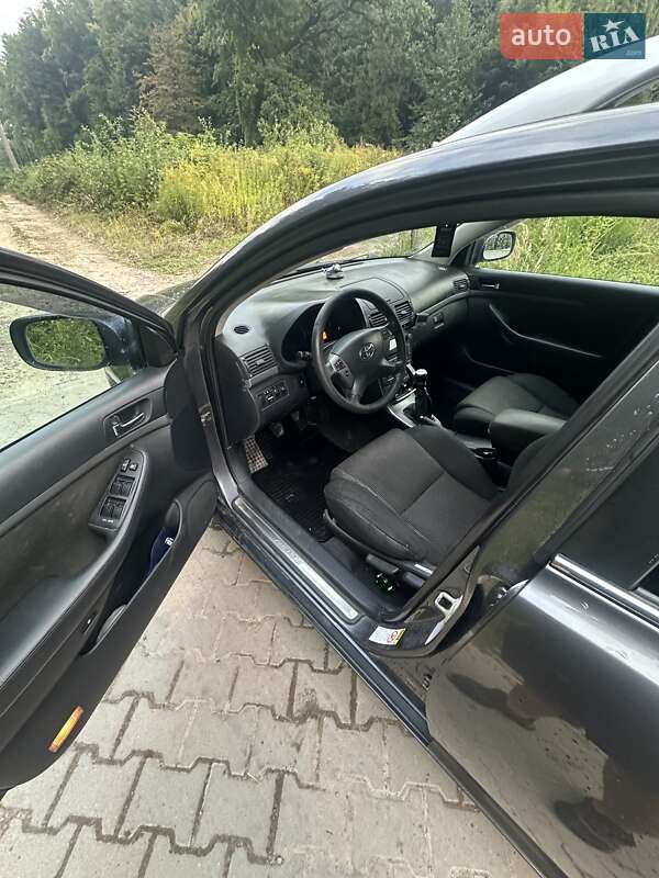 Универсал Toyota Avensis 2007 в Львове