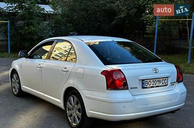 Лифтбек Toyota Avensis 2008 в 
