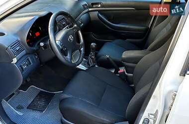 Лифтбек Toyota Avensis 2008 в 