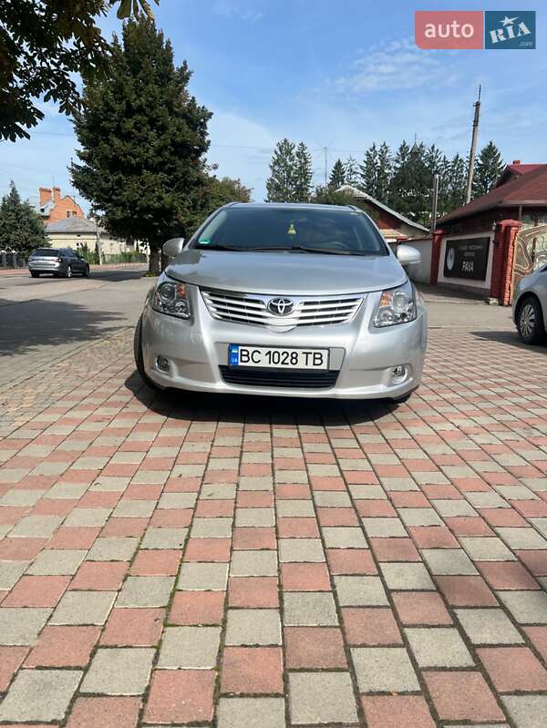 Универсал Toyota Avensis 2010 в Стрые