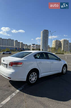 Седан Toyota Avensis 2010 в Киеве