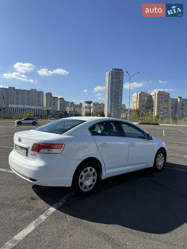 Toyota Avensis 2010