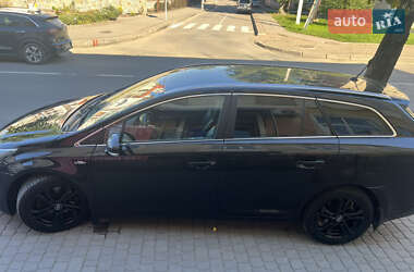 Универсал Toyota Avensis 2012 в Львове