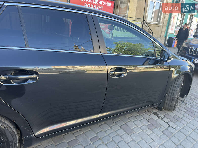 Универсал Toyota Avensis 2012 в Львове