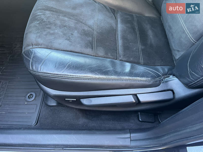 Универсал Toyota Avensis 2012 в Львове