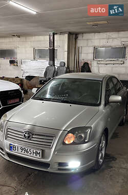 Седан Toyota Avensis 2003 в Лубнах