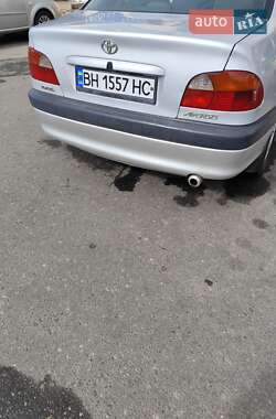 Седан Toyota Avensis 1999 в Овидиополе