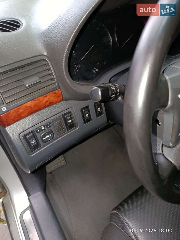 Лифтбек Toyota Avensis 2004 в Старых Петровцах фото 6 Лифтбек Toyota Avensis 2004 в Старых Петровцах