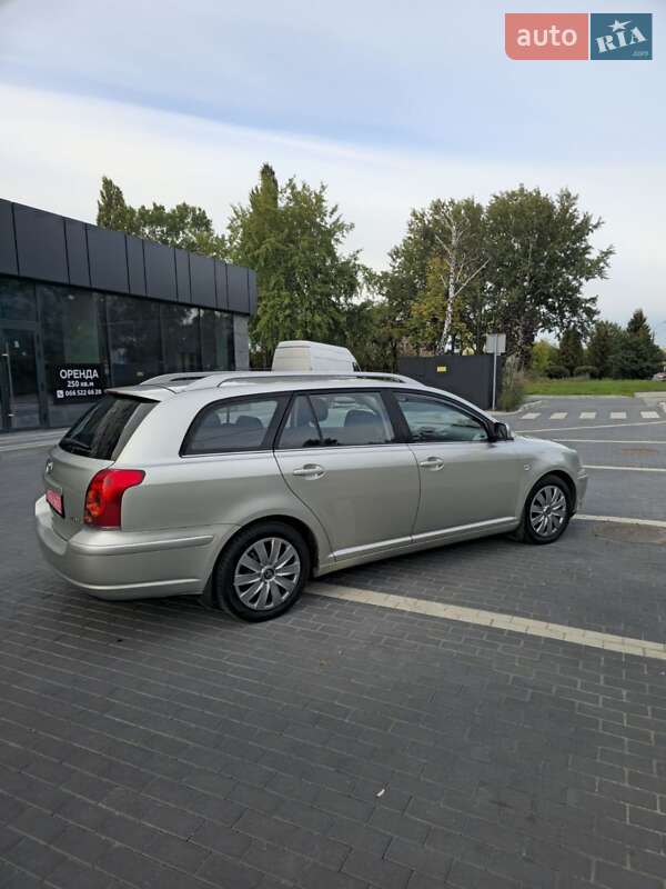 Универсал Toyota Avensis 2005 в Нововолынске