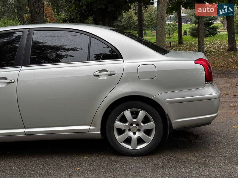 Седан Toyota Avensis 2007 в Киеве