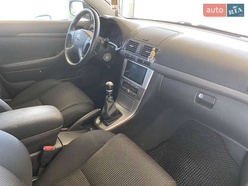 Универсал Toyota Avensis 2006 в Николаеве