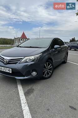 Седан Toyota Avensis 2013 в Виннице
