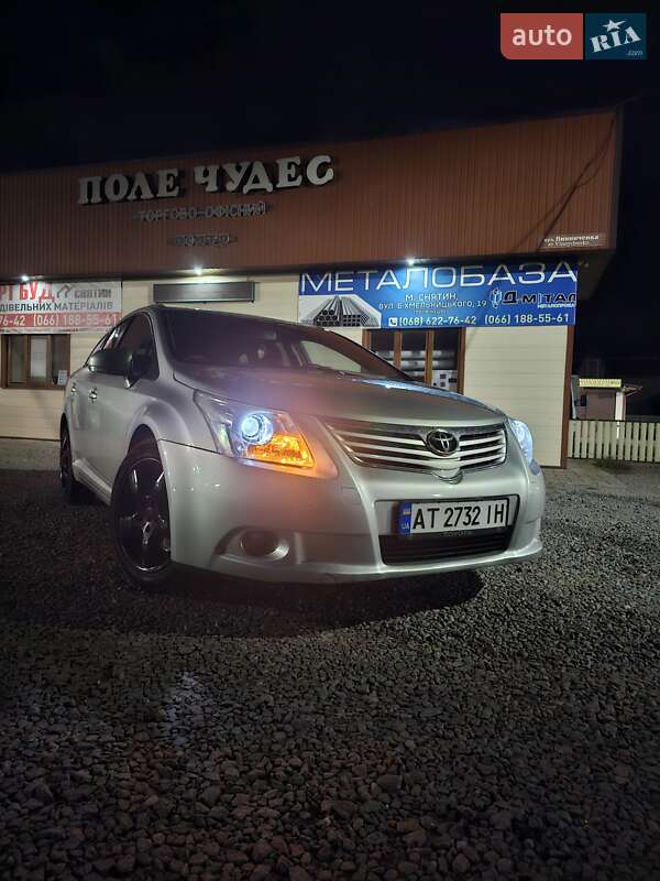Универсал Toyota Avensis 2011 в Снятине