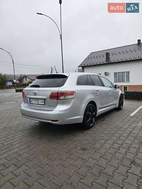 Универсал Toyota Avensis 2011 в Снятине