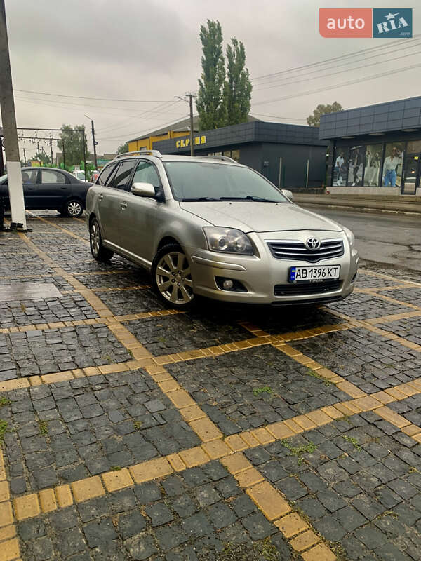 Универсал Toyota Avensis 2008 в Гайвороне
