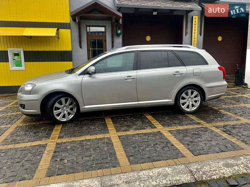 Универсал Toyota Avensis 2008 в Гайвороне