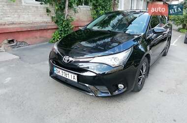 Седан Toyota Avensis 2016 в Рівному