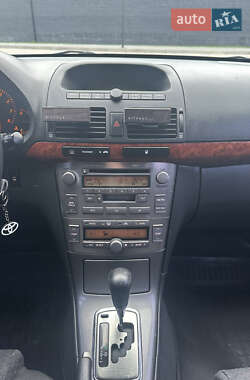 Седан Toyota Avensis 2005 в 