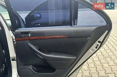 Седан Toyota Avensis 2005 в 