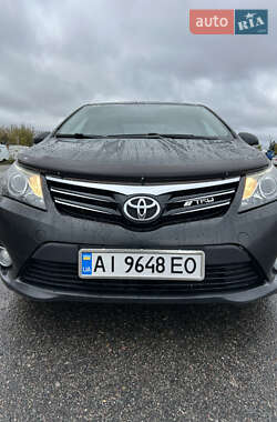 Седан Toyota Avensis 2014 в Білій Церкві