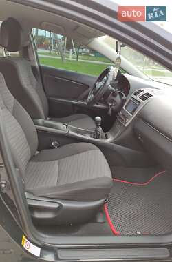 Универсал Toyota Avensis 2010 в 