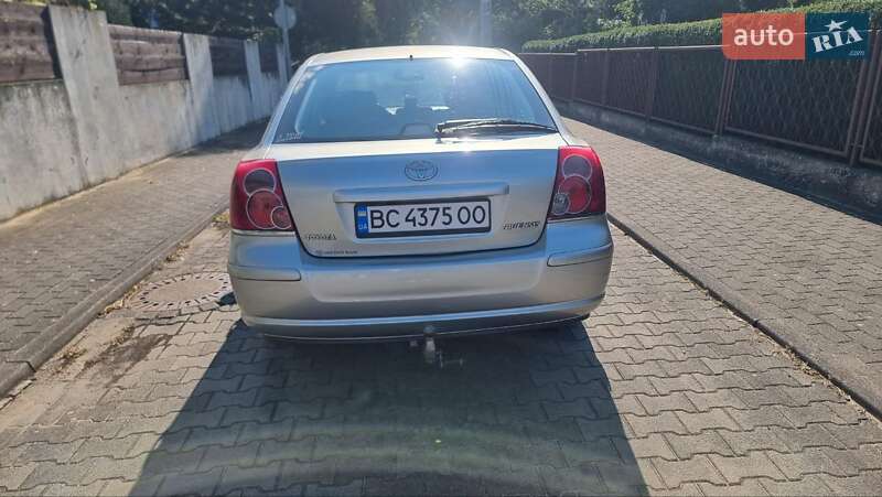 Седан Toyota Avensis 2007 в Львові