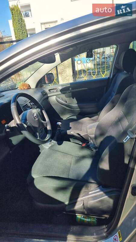 Седан Toyota Avensis 2007 в Львові